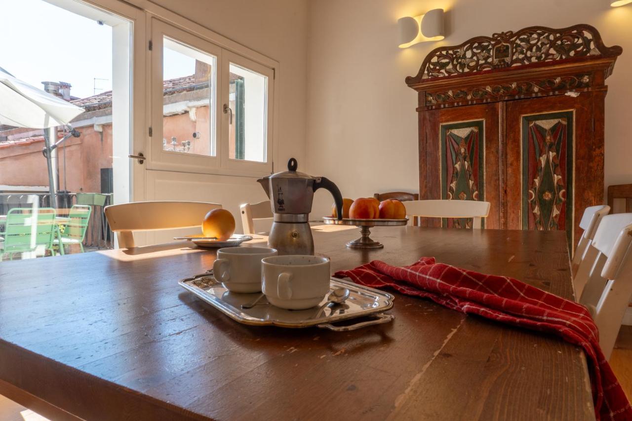 Stylish Apt w Panoramic Terraces Heart of Venice - 4