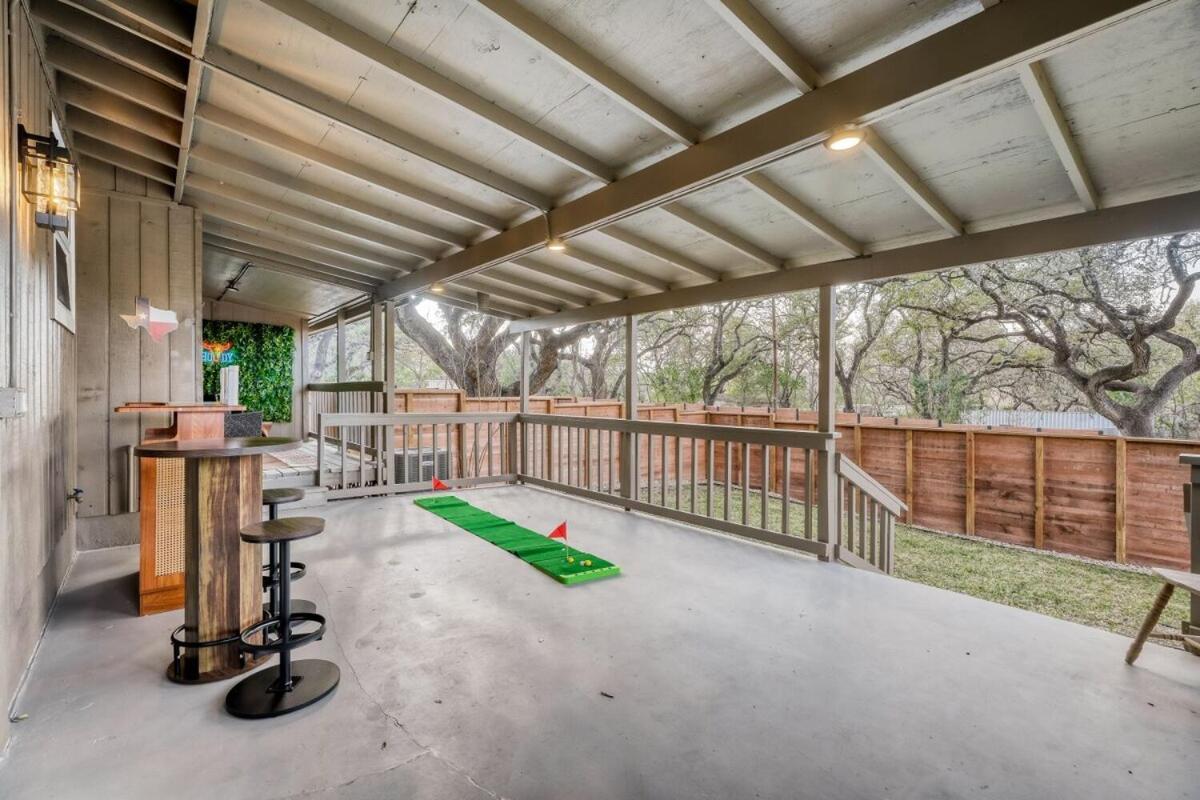 Texas Ranch Retreat - Firepit plus Spacious Backyard - 3