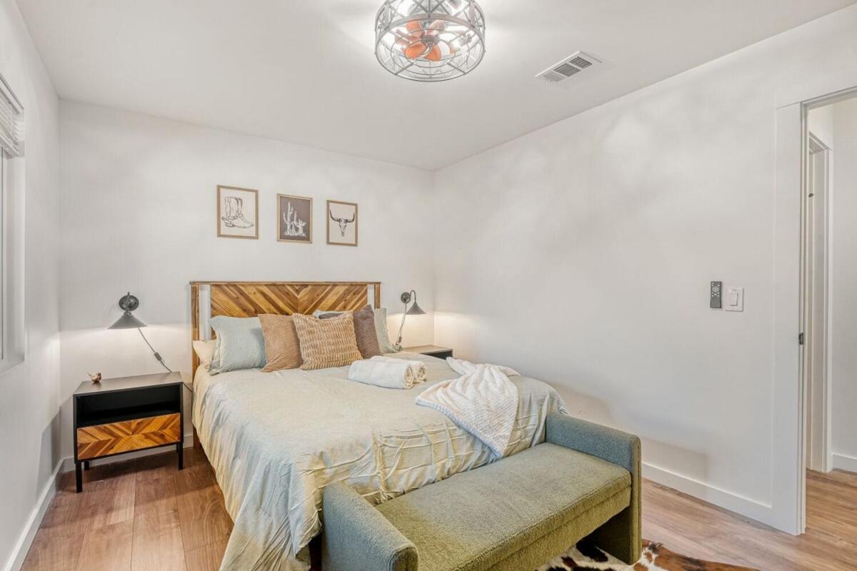 Texas Ranch Retreat - Firepit plus Spacious Backyard - 2