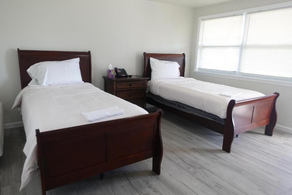 Colonial Penn Motel — photo 13