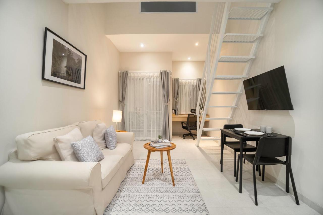 Bali Bustle Sunset Coliving and Coworking Space - 5