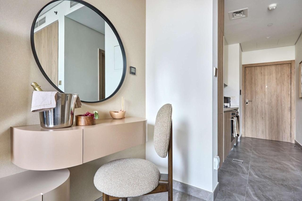 Frank Porter - Peninsula One - 5