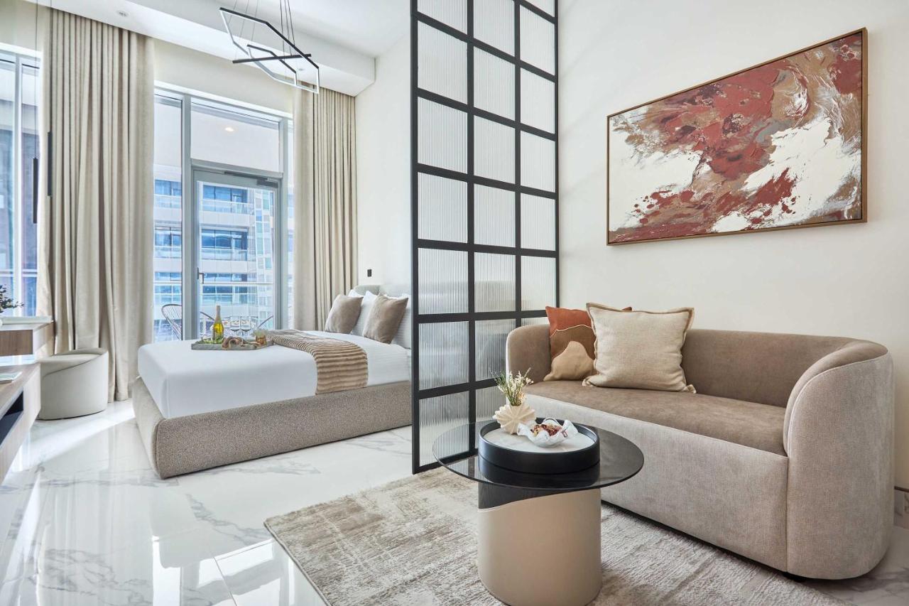 Frank Porter - J One Tower, Business Bay