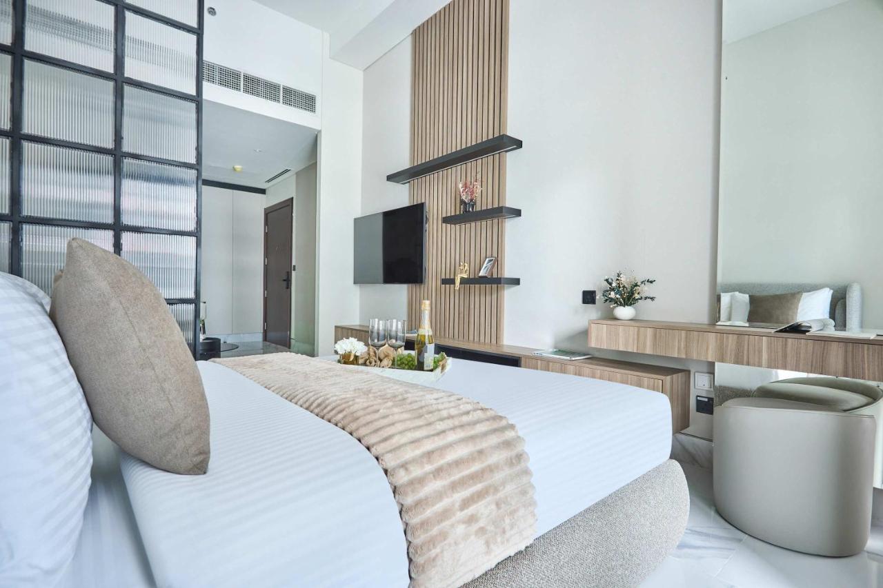 Frank Porter - J One Tower, Business Bay - 5