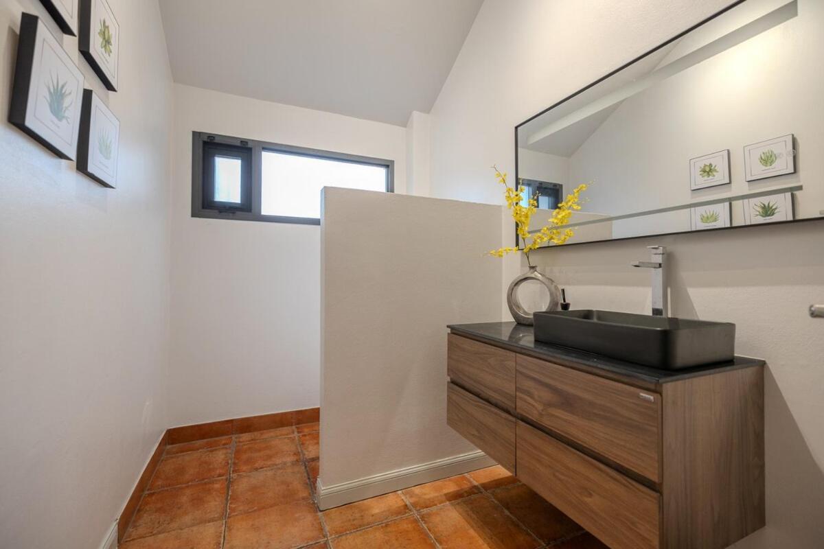 Thong Lo Private Pool Villa In Center Of Bangkok - 4