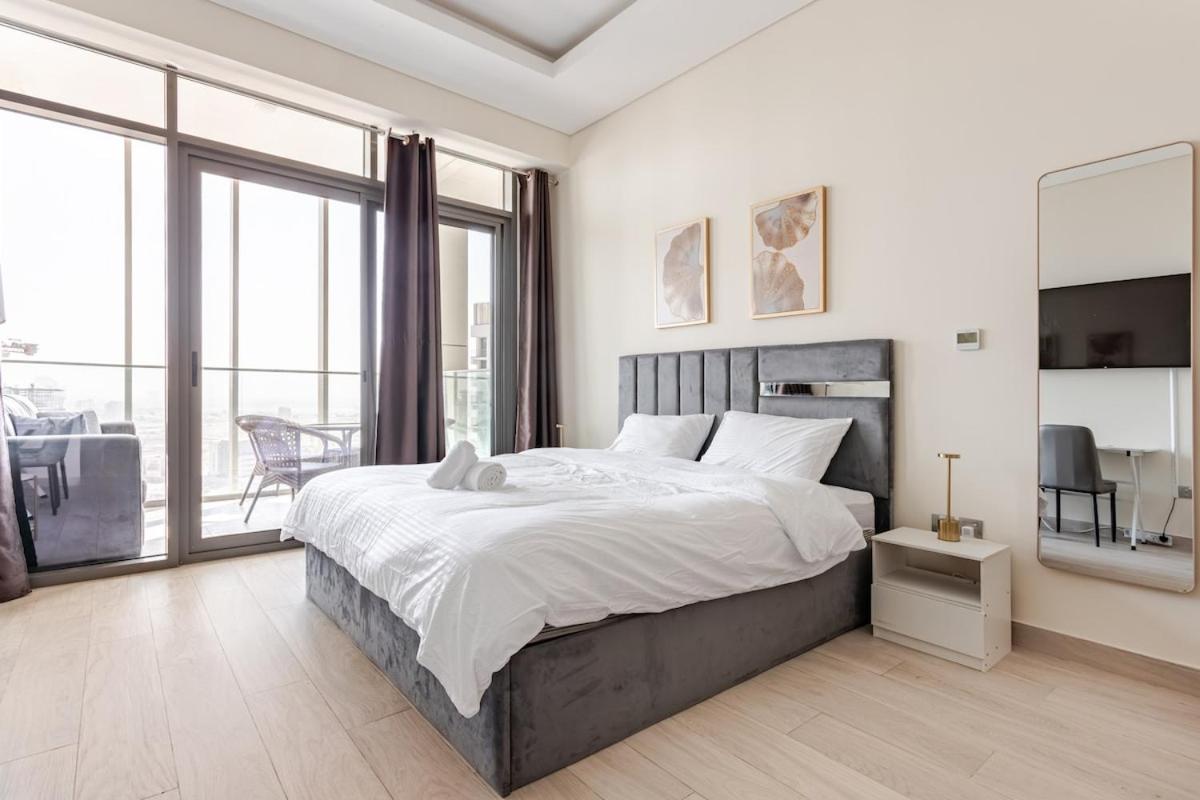 Stylish Studio near Downtown with pool