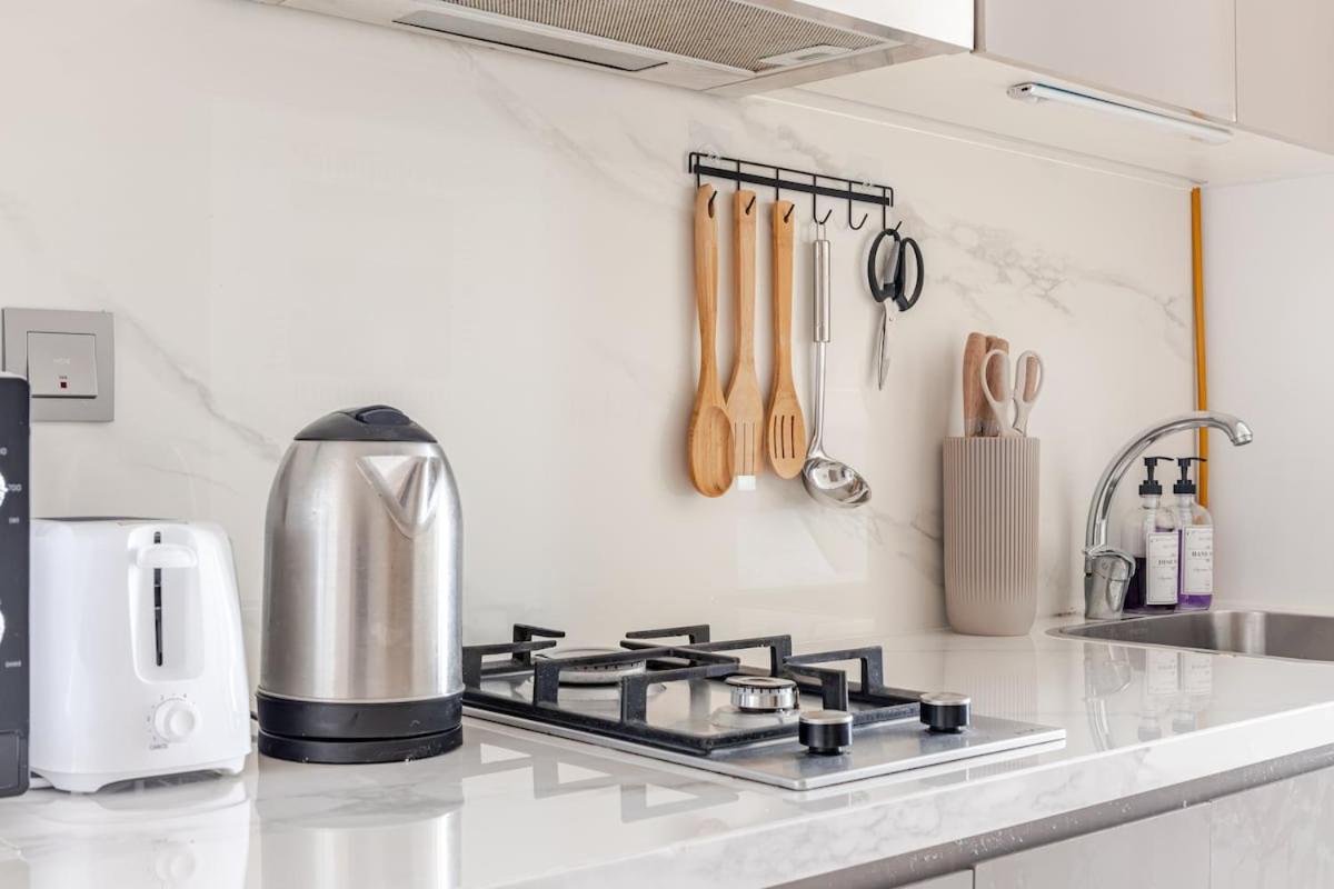 Stylish Studio near Downtown with pool - 5