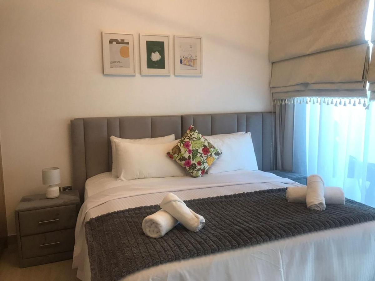 Spacious 1BR Overlooking Burj Khalifa Al Jaddaf - 5