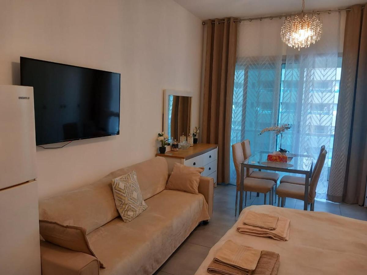 Dubai Marina Apartment - 5