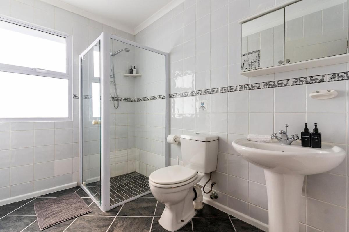 Fynbos Views Upper Cottage - 2