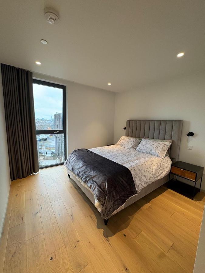 Luxury 2 Bed 2 Bath King Cross with Terrace - 2
