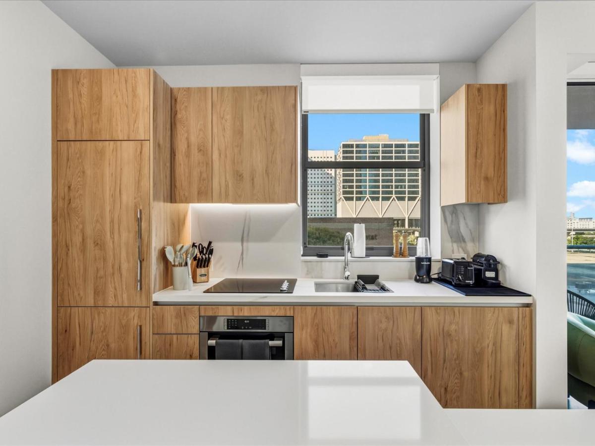 Prime Downtown Location - Rooftop Pool - 3