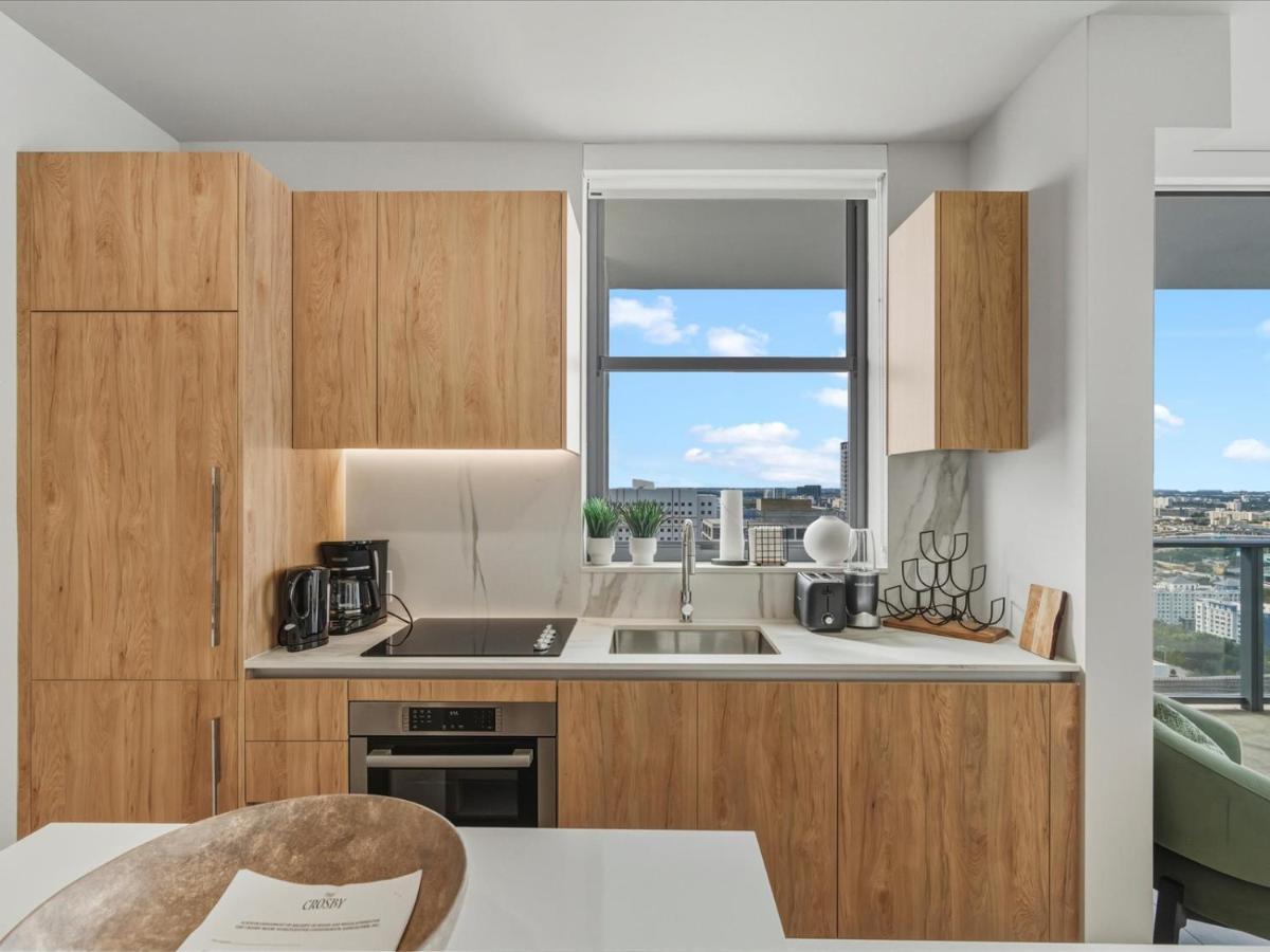 Luxury Condo Near Bayside w Gym - 3