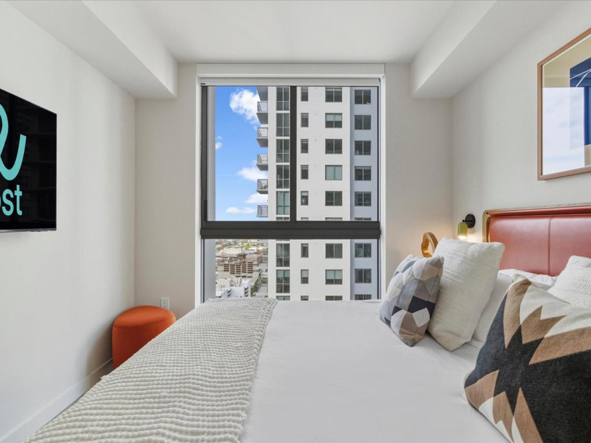 Luxury Condo Near Bayside w Gym - 2