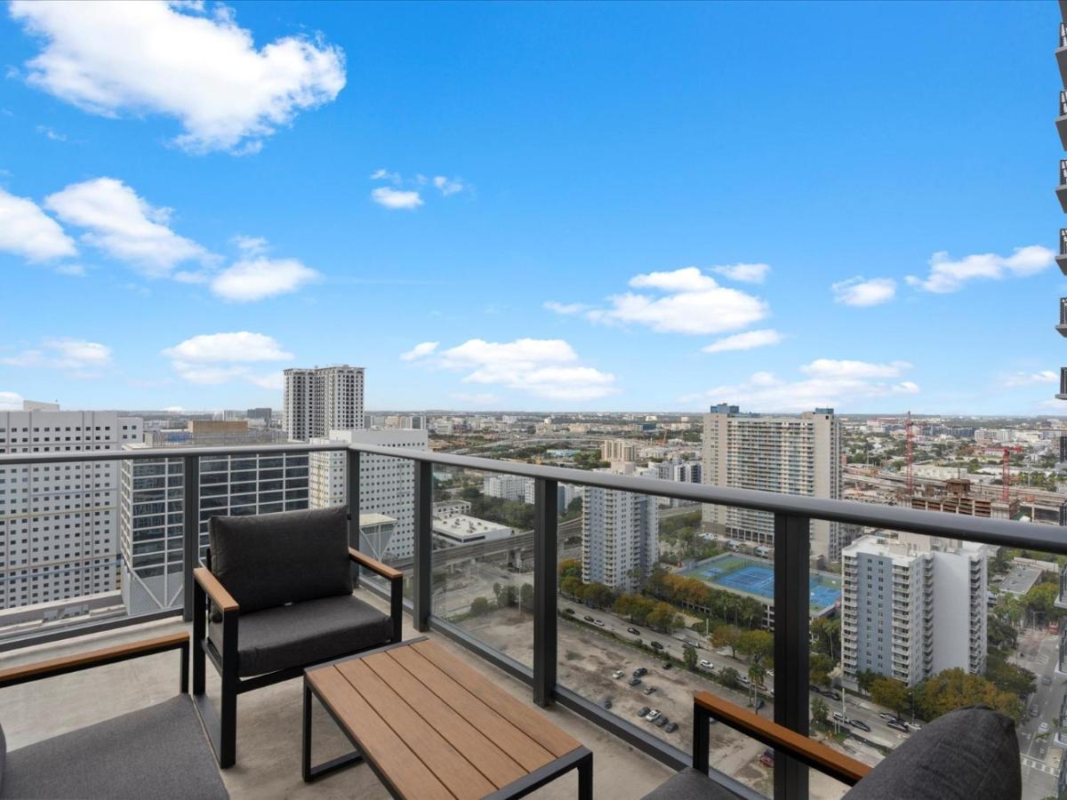 Luxury Condo Near Bayside w Gym - 4