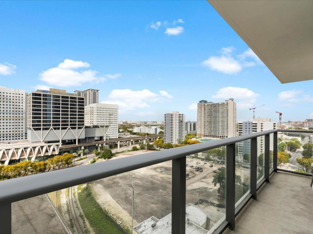 Central Downtown Condo - Rooftop Pool Access - 4