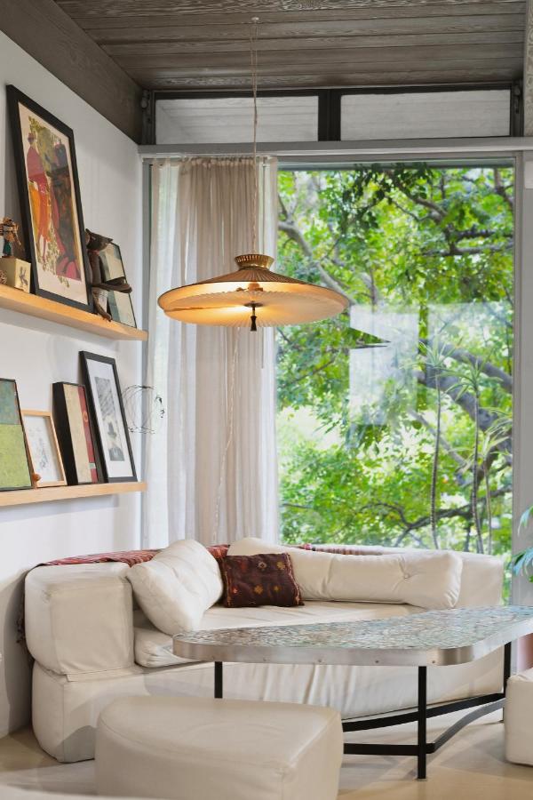 New Listing Modern Hollywood Hills Sanctuary by Colby & Conrad - 3