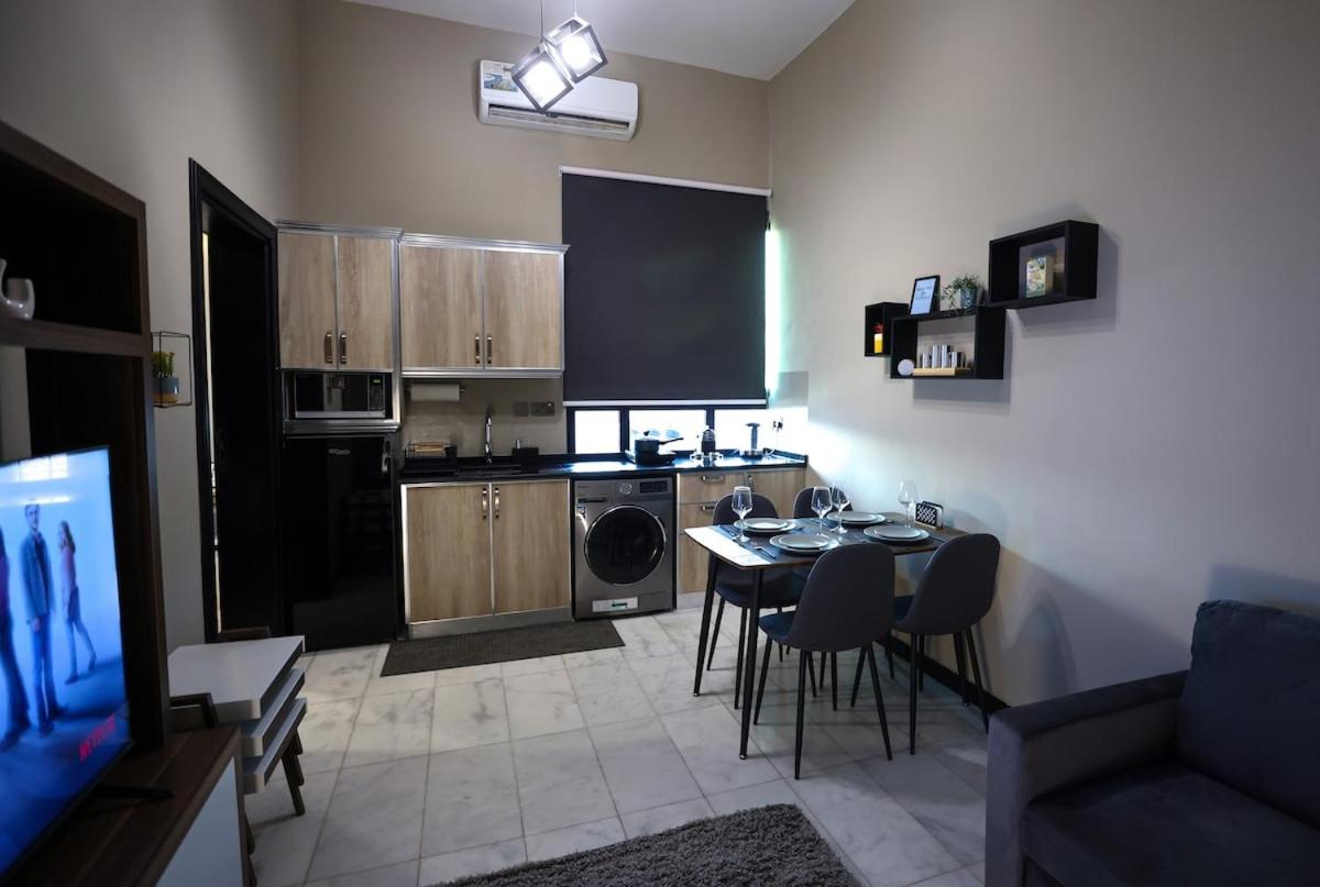 Elegant, Cozy & Chic 1BR Apt in perfect location! - 2