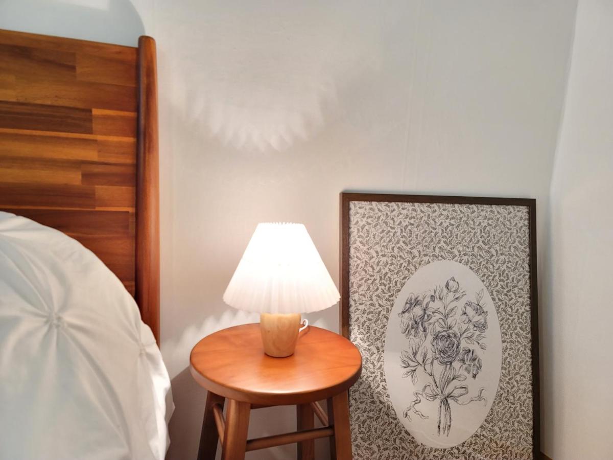 Shinchon 4min Walk, 3 Queen Beds, Spacious Family Stay for 6 - 5