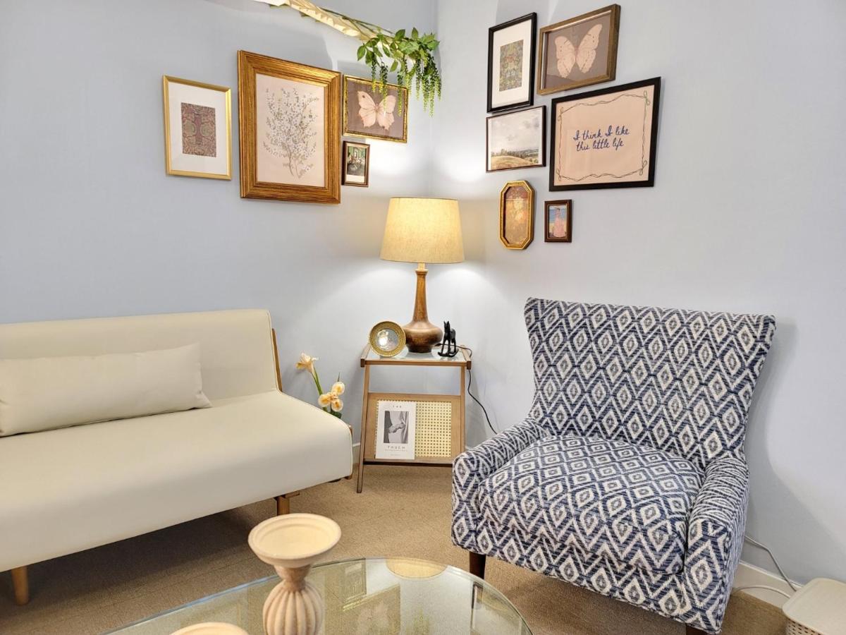 Shinchon 4min Walk, 3 Queen Beds, Spacious Family Stay for 6 - 2