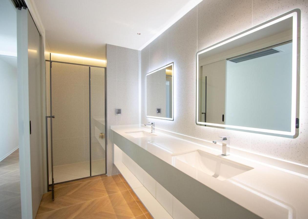 Beachfront 267 3BR Condo with Pool View - 3