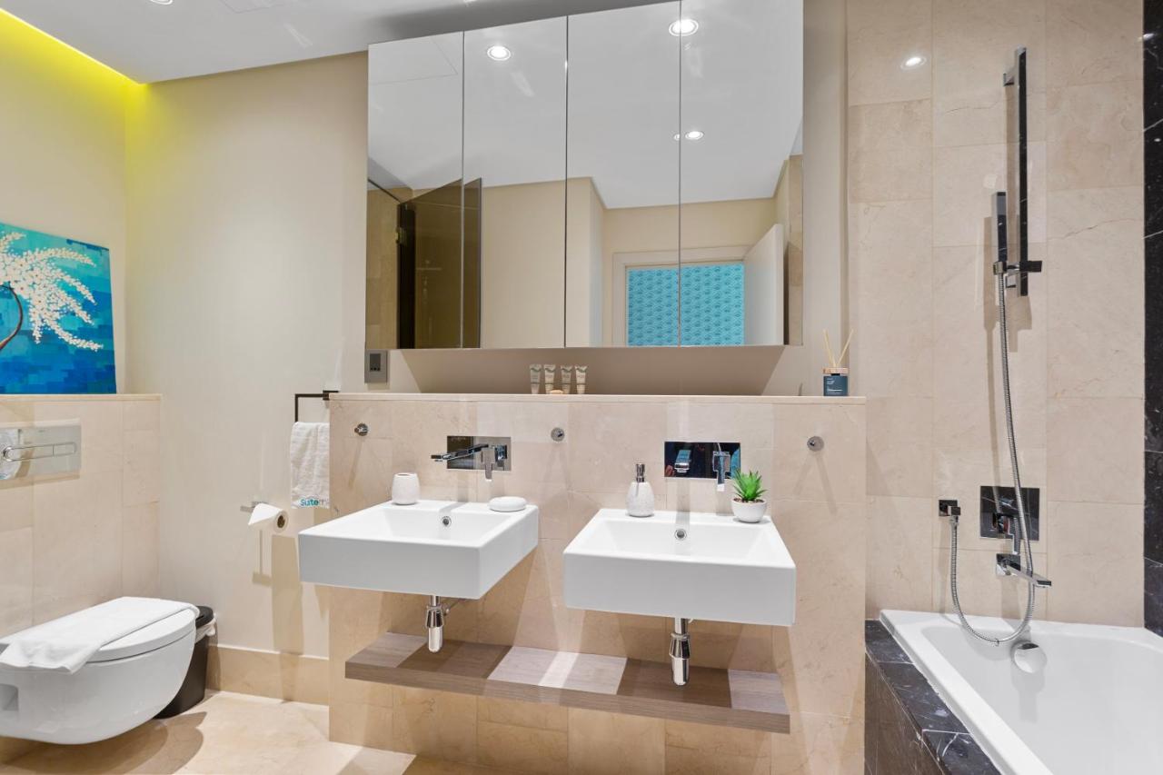 Stunning 2 Bedroom in Palm with private beach - 3