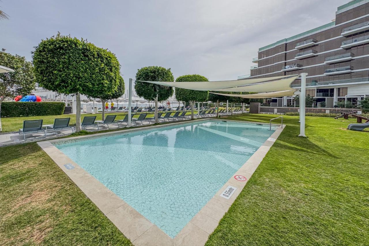 Stunning 2 Bedroom in Palm with private beach - 4