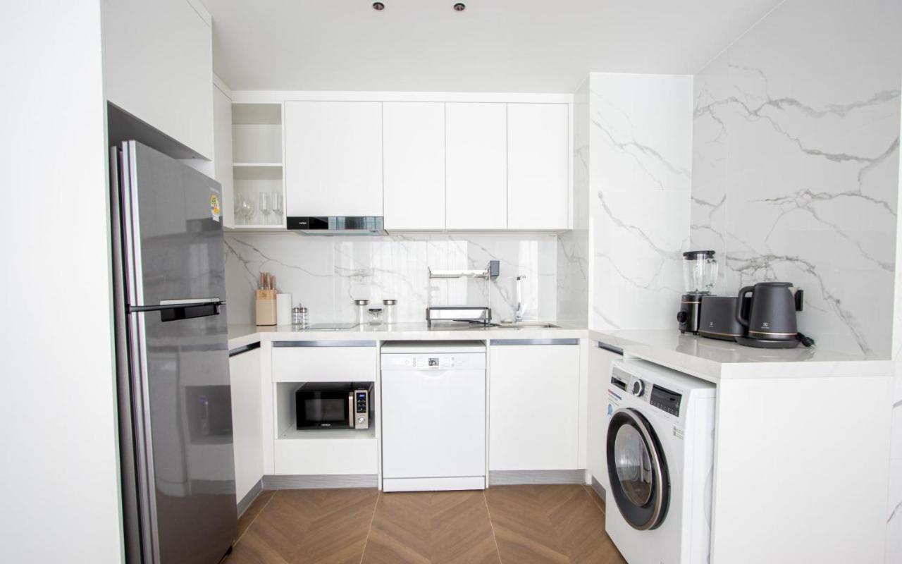 Beachfront 222 3BR Condo with Pool Access - 5