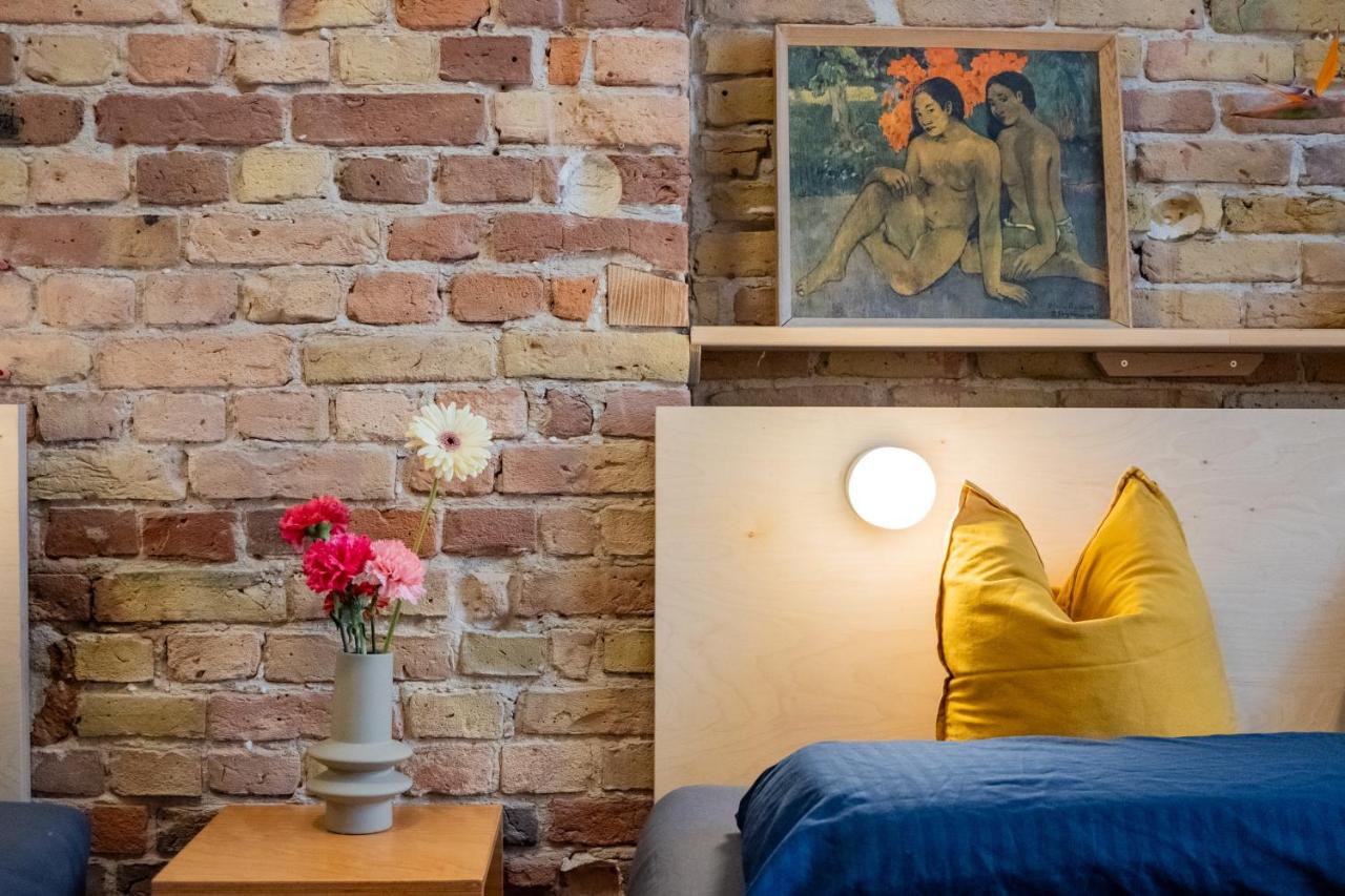 Spacious Apartment in Kreuzberg - 2