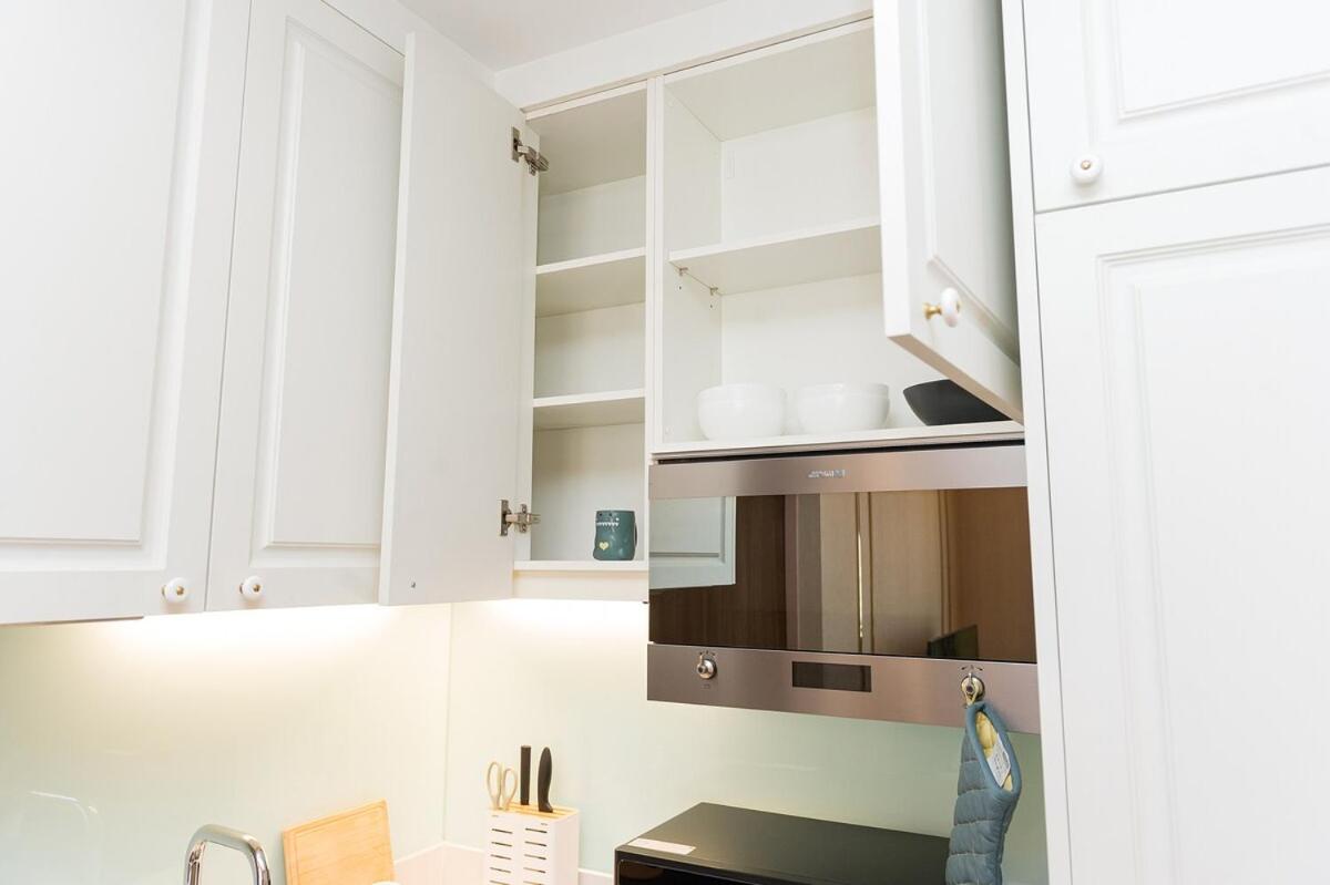 Lux Condo 2BR - 5 mins walk to BTS Phrom Phong - 2