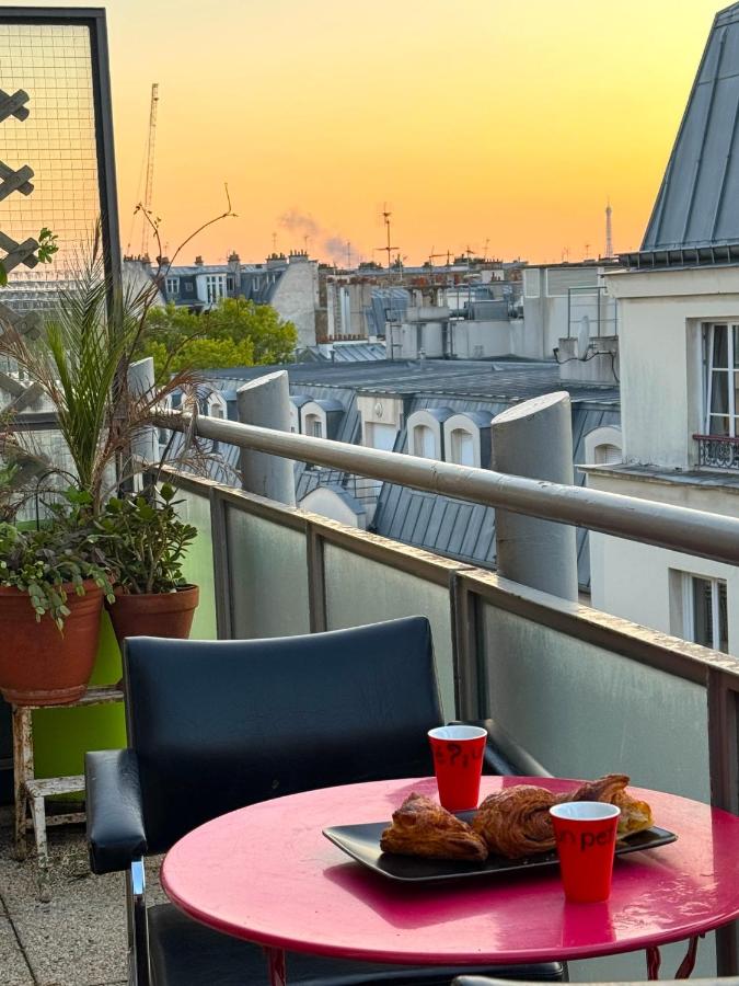 Grand studio vue sur la Tour Eiffel