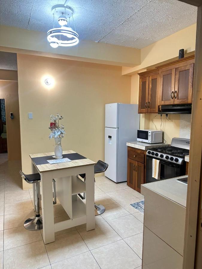 Cozy one bedroom apartment pool side