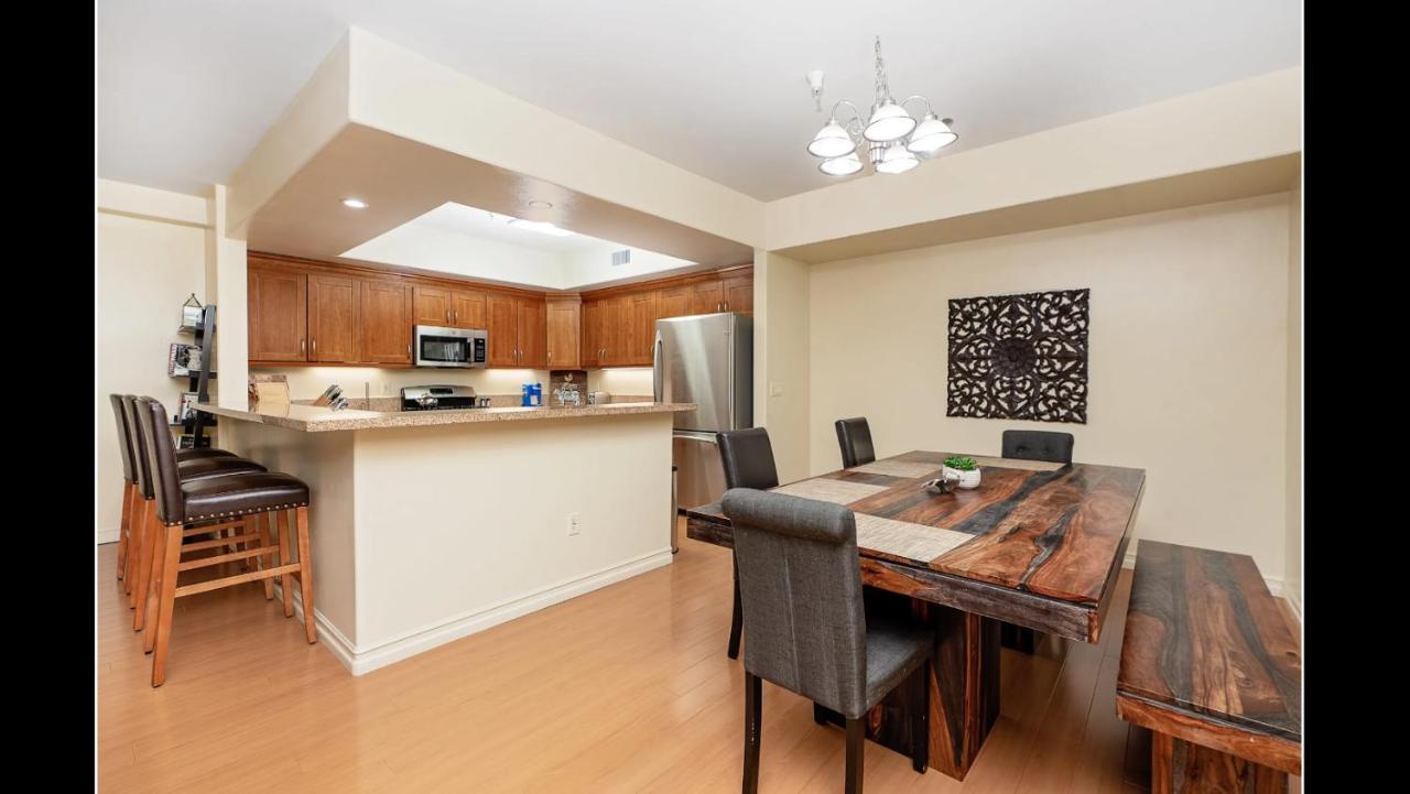 Admiralty 2BD Luxe Retreat with FREE PARKING - 5