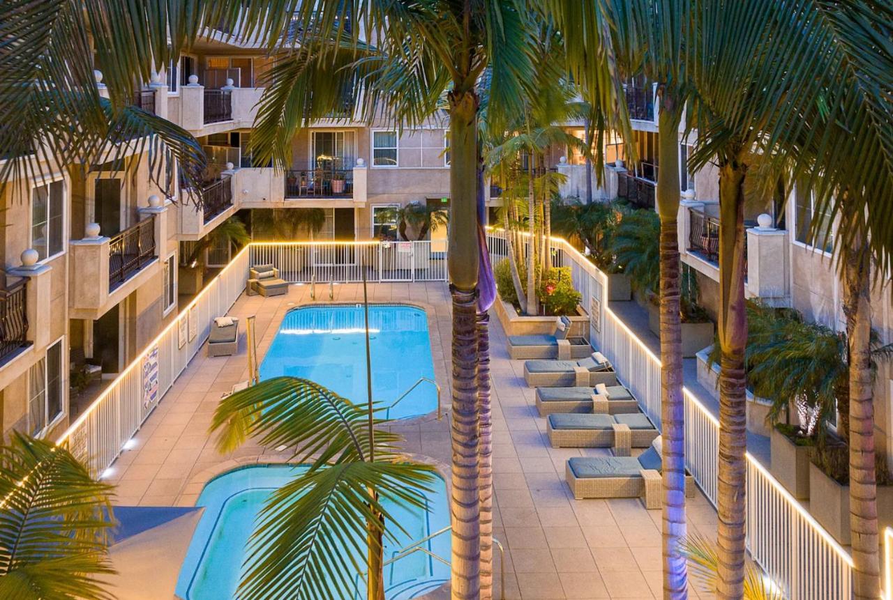 Admiralty 2BD Luxe Retreat with FREE PARKING - 4