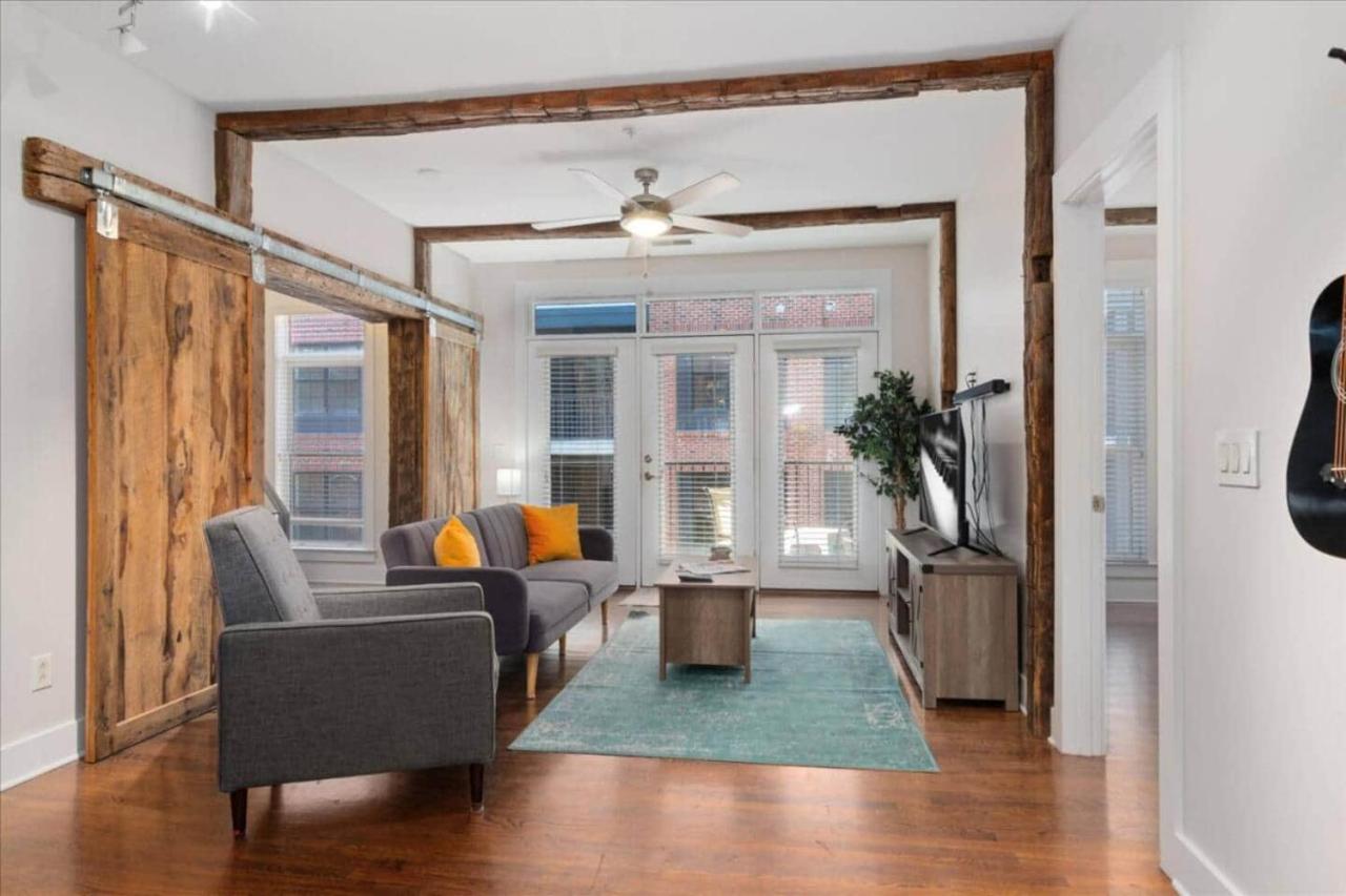 The Nashville Nook - Barn Doors & Broadway Dreams - 3