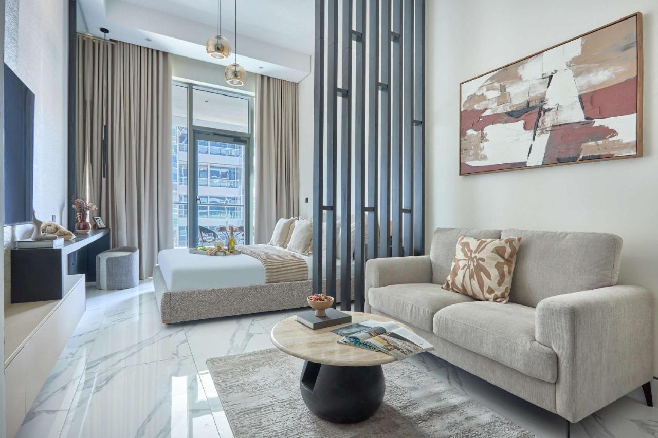 Frank Porter - J One Tower