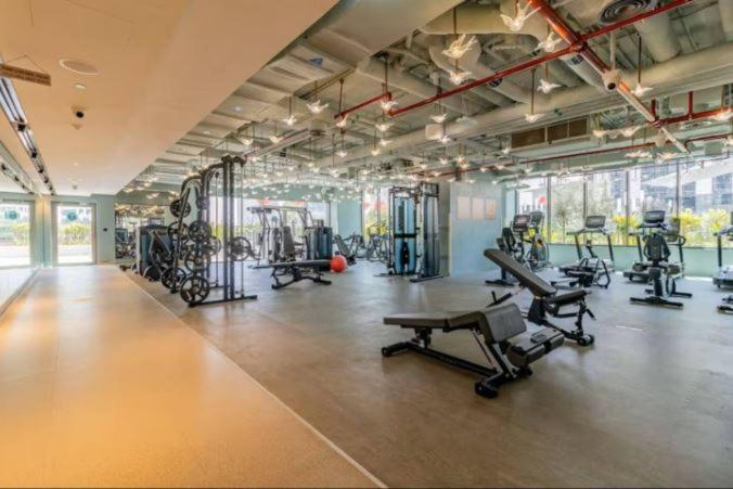 Vogue Vacation Homes, Downtown Mag 318 near Burj Khalifa and Dubai Mall, Studio Apartment with Balcony, Canal and City View, Access to all Amenities - 4