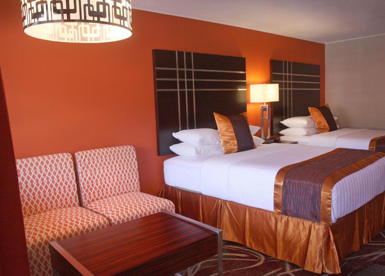 Gateway Inn and Suites — photo 12