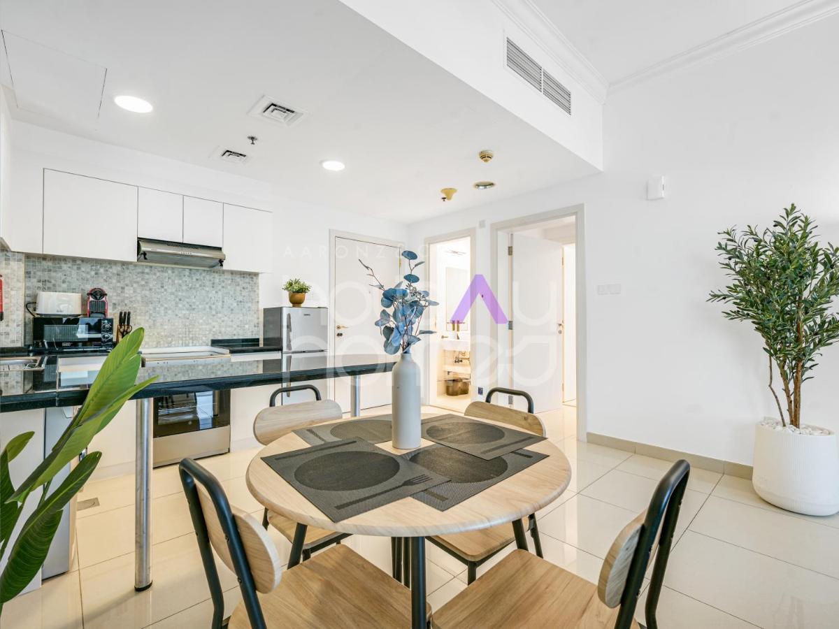 Modern 1BR Oasis II Huge Layout II City Lights - 5