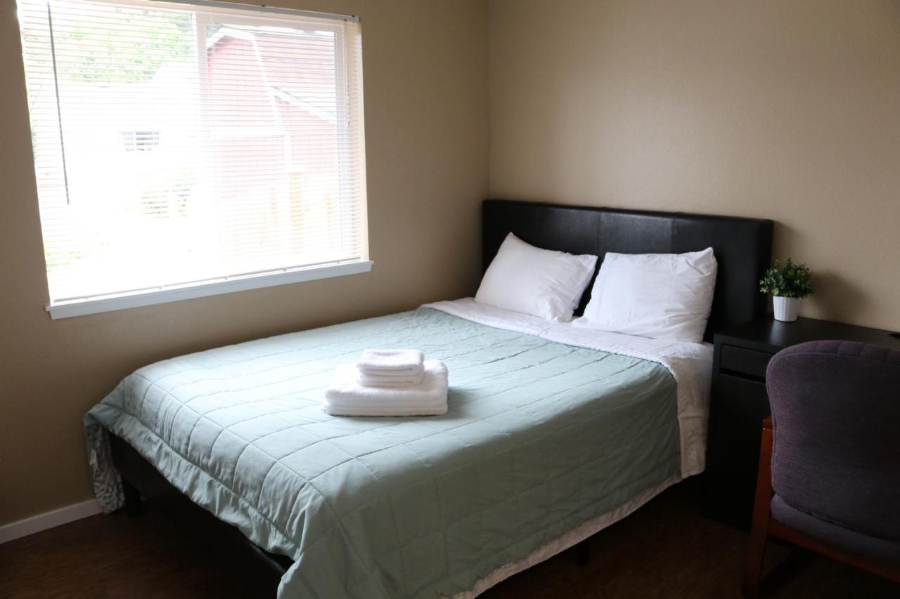 Quiet, Clean and Comfortable Room ( Guesthouse) — photo 24