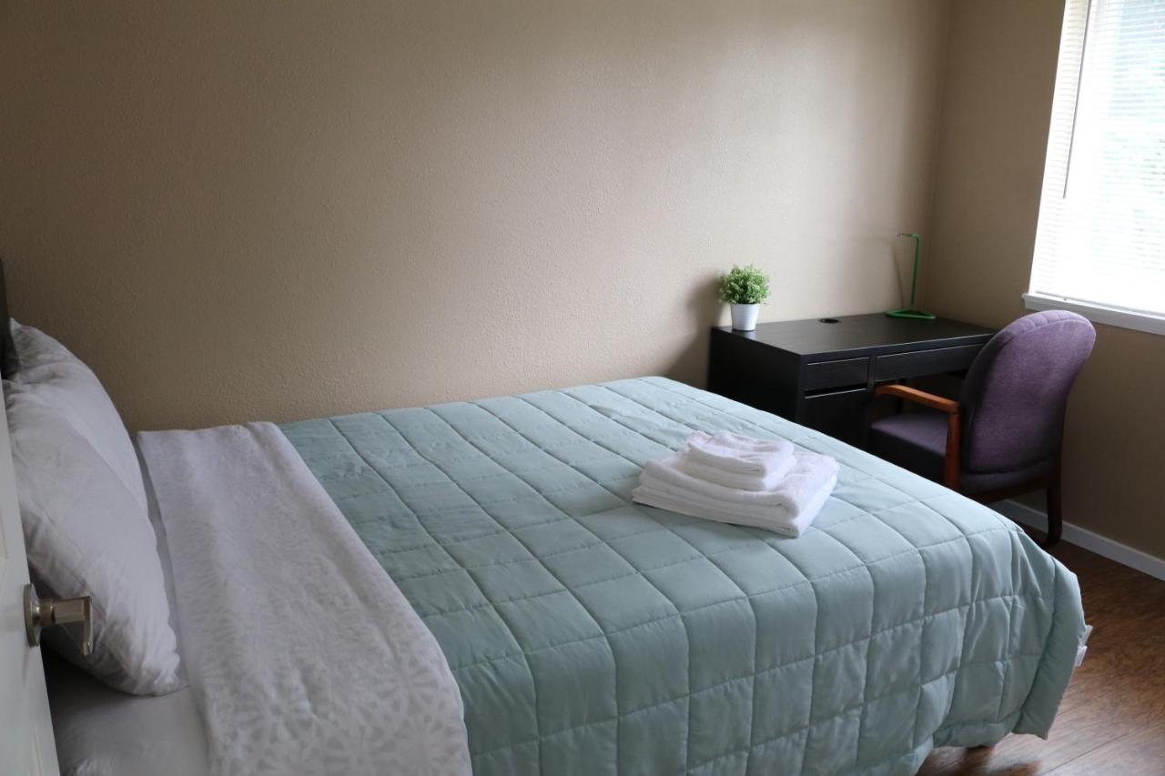 Quiet, Clean and Comfortable Room ( Guesthouse) — photo 22