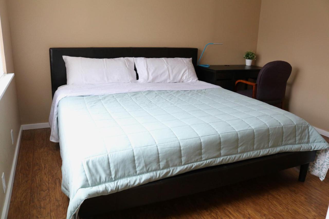 Quiet, Clean and Comfortable Room ( Guesthouse) — photo 11