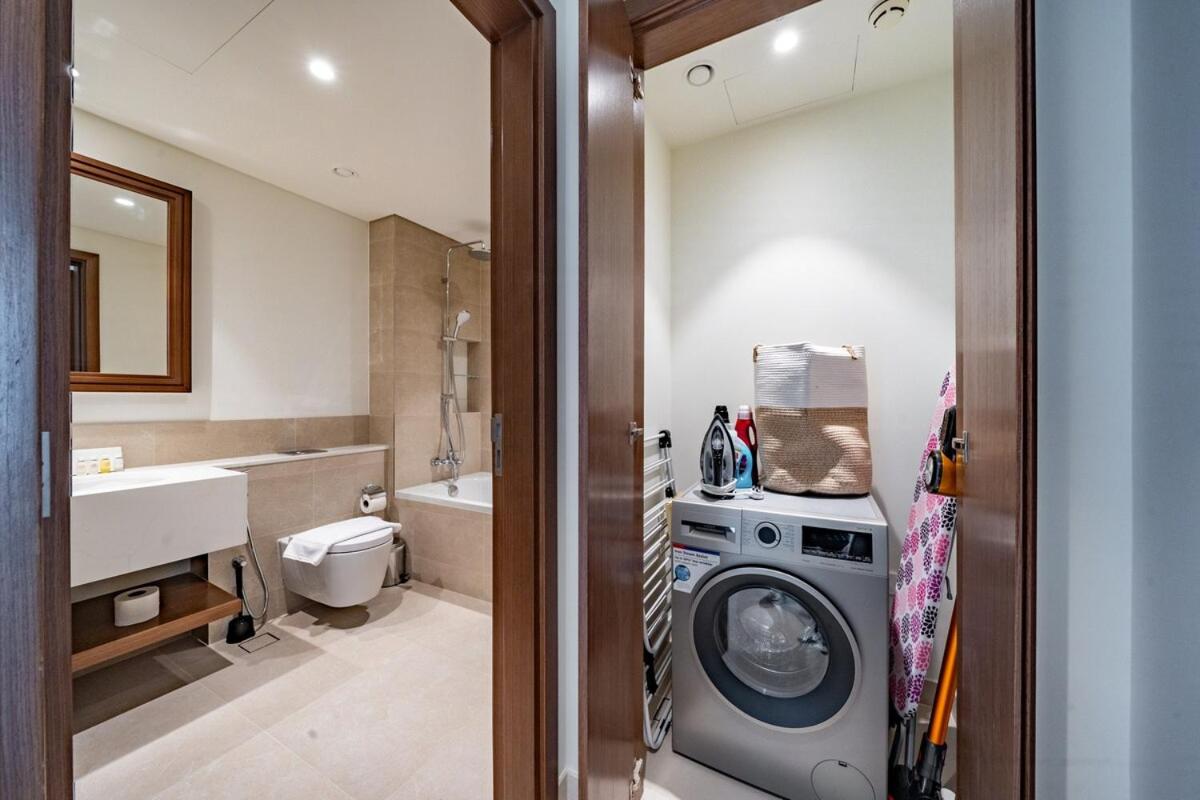 Exquisite Beachfront 1BR l Palace Beach Residence - 3