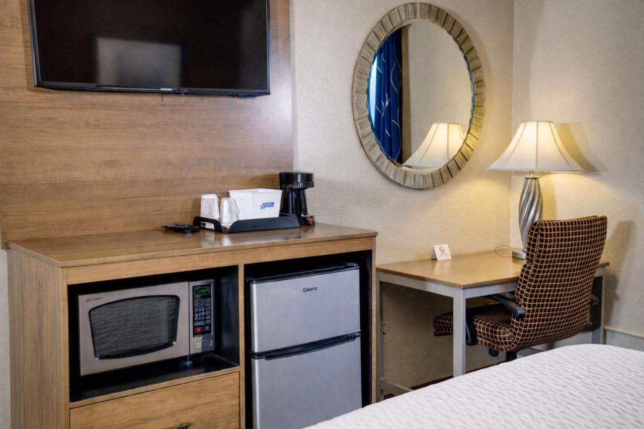 Americas Best Value Inn Lynnwood — photo 4