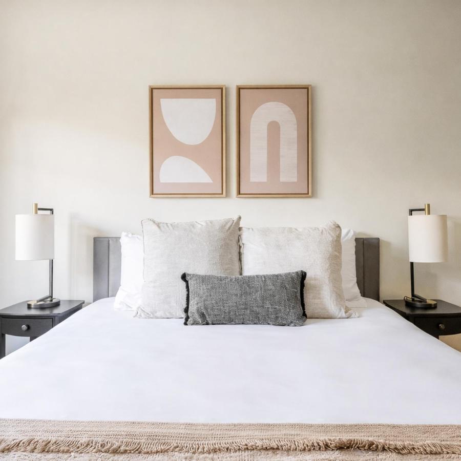 Evera Residence- 1Bed with Free Parking, Pool and Sauna - 2