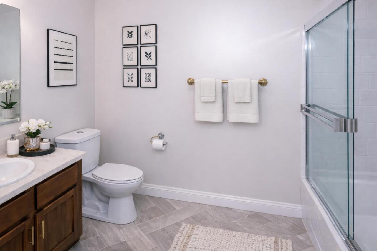 Evera Residence- 1Bed with Free Parking, Pool and Sauna - 3