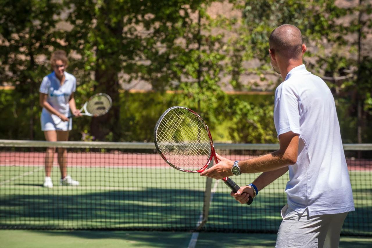 Tennis court: Fodele Beach Water Park Resort