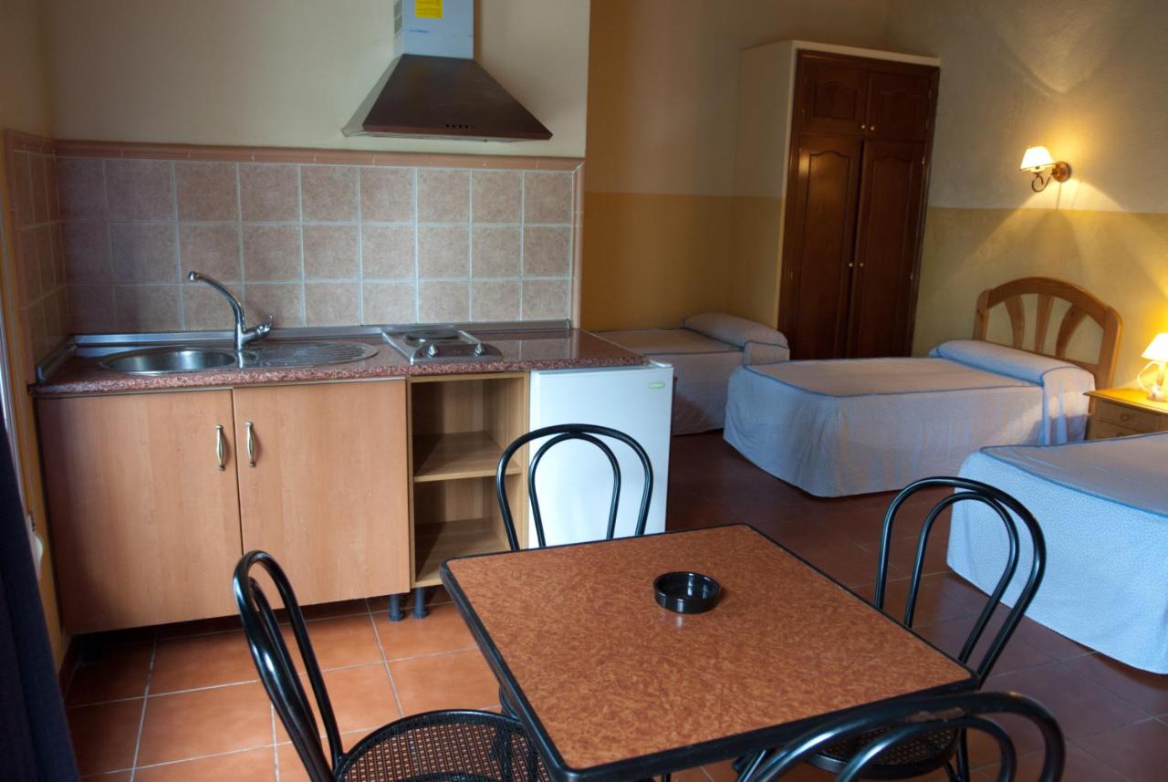 Aparthotel Las Palomas, La Puebla de los Infantes – Precios actualizados  2023