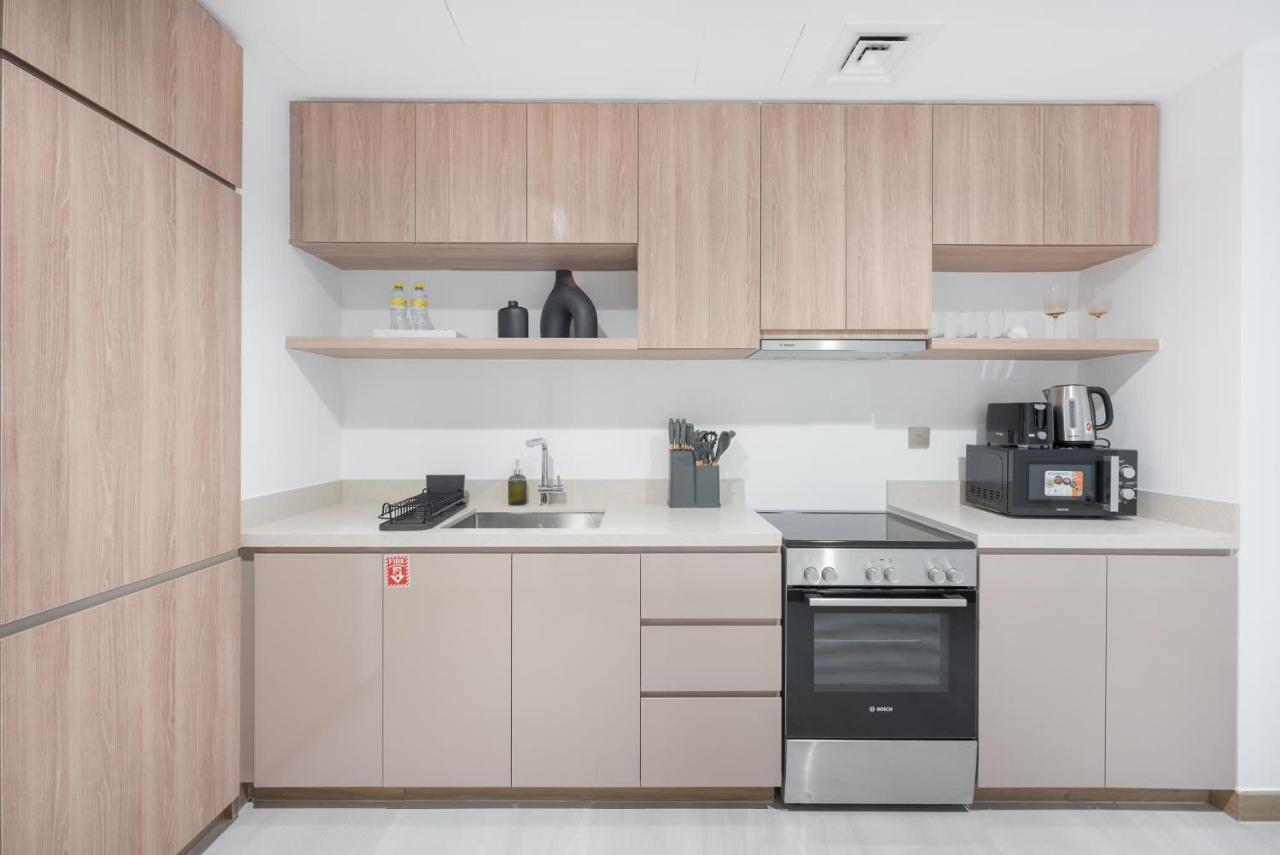 Free housekeeping visits during your stay - StayShort - Splendid 1-Bedroom in Business Bay for 4 - 3