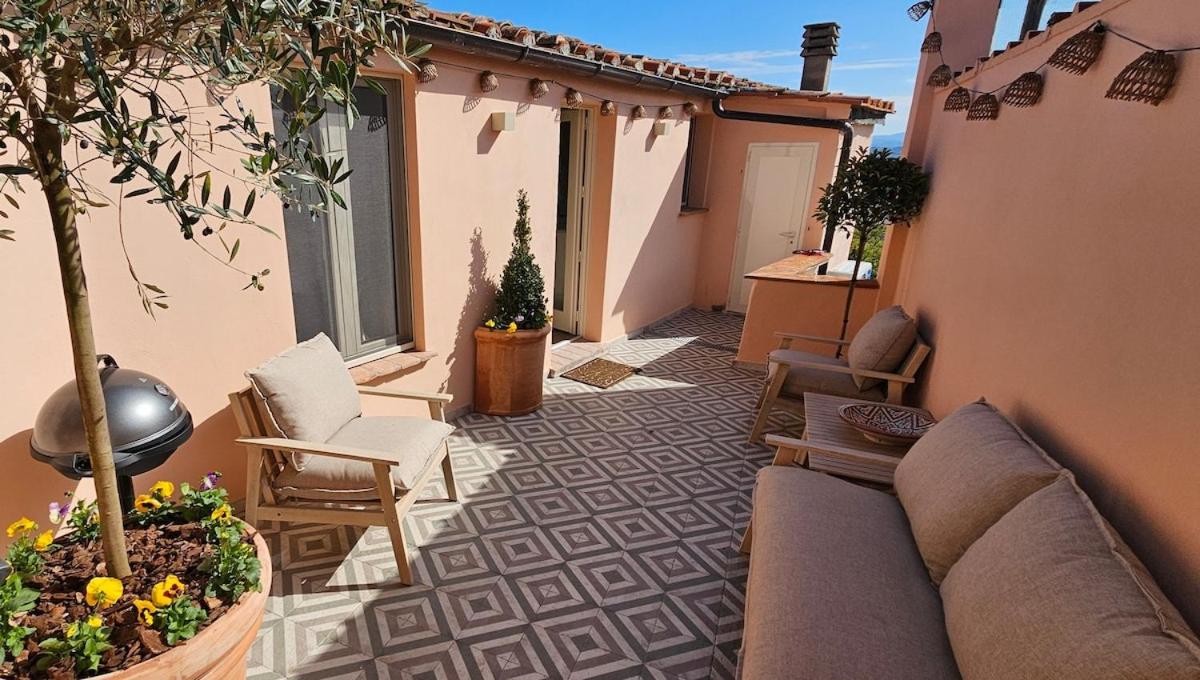 Newly renovated apartment in heart of Terricciola